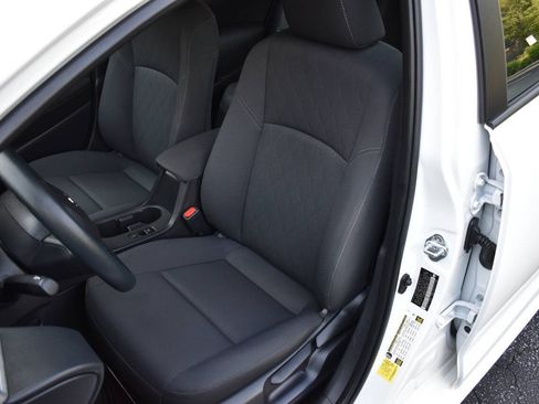 Used 2025 Toyota Corolla LE FWD image 19