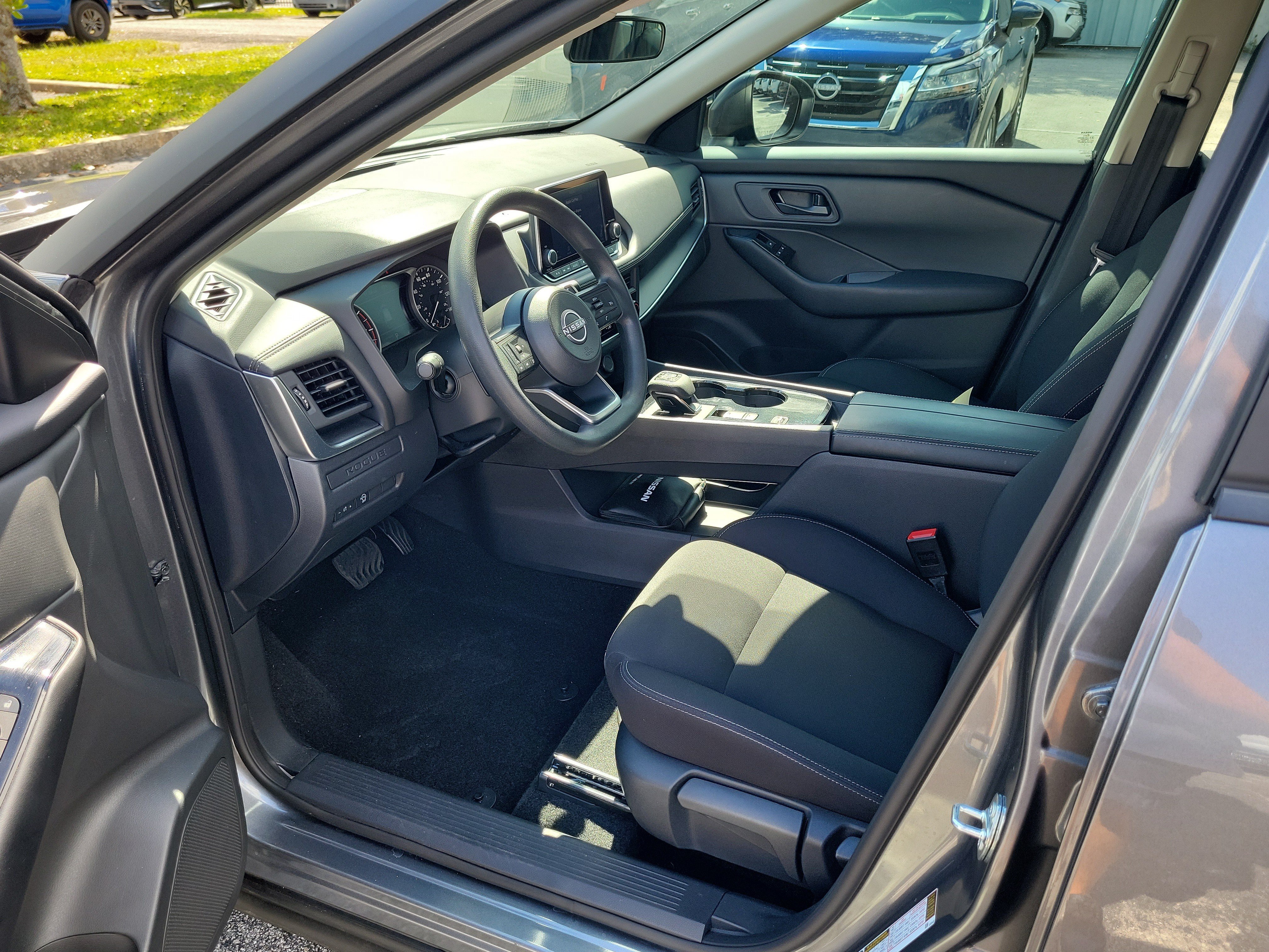 Certified 2024 Nissan Rogue S FWD image 11