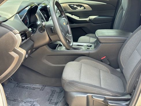Used 2021 Chevrolet Traverse LS FWD image 11