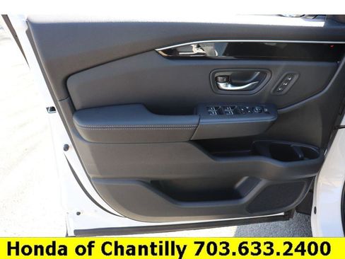 Certified 2025 Honda Pilot Touring image 25
