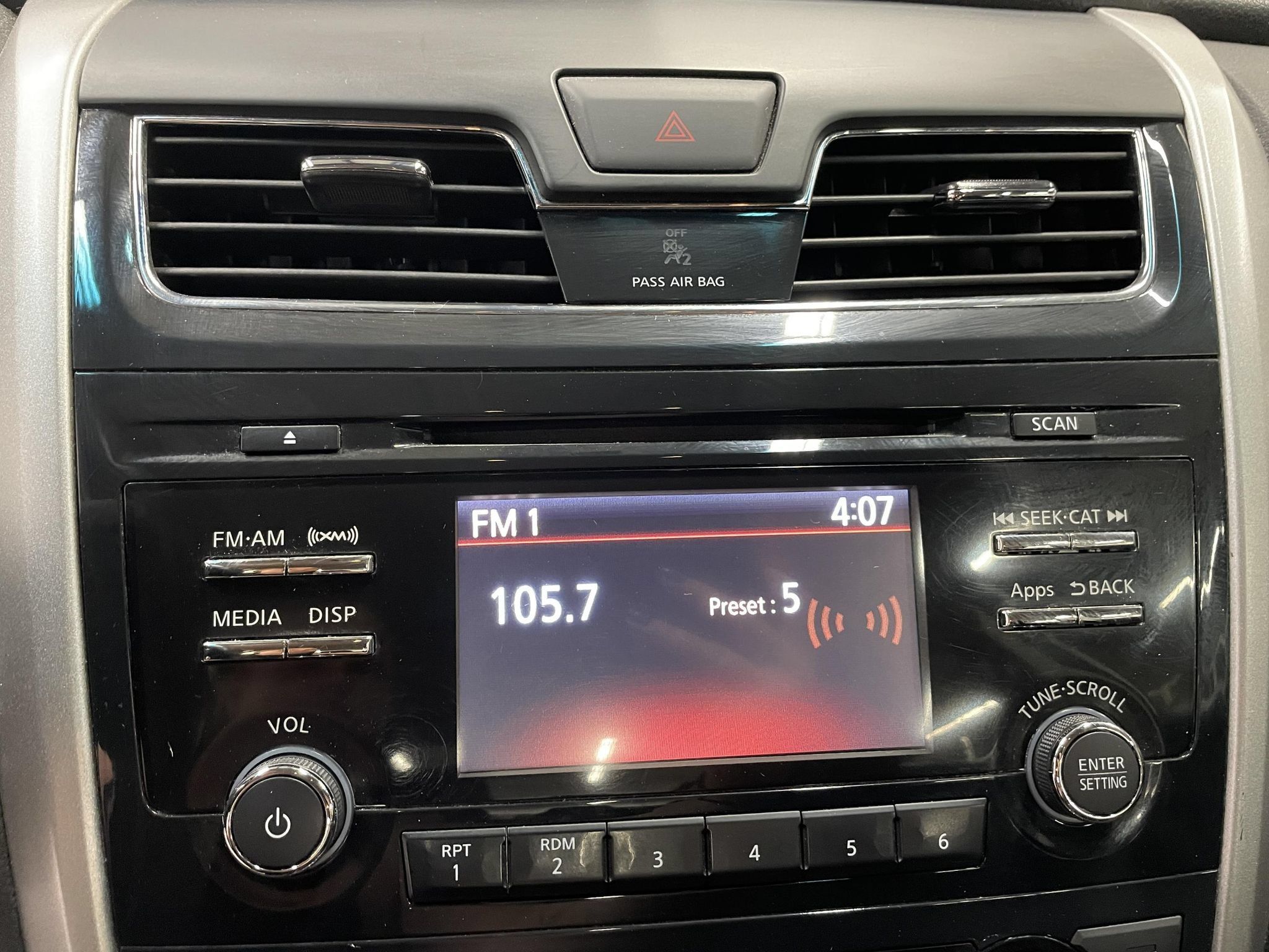 Used 2015 Nissan Altima 2.5 SV FWD image 14