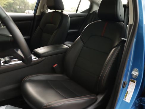 Used 2023 Nissan Sentra SR w/ SR Premium Package FWD image 20