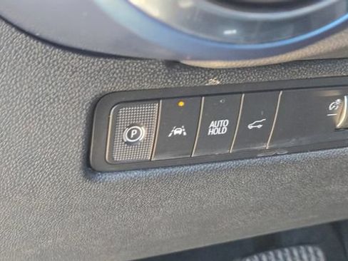 Used 2026 Chevrolet Equinox EV LT FWD image 17