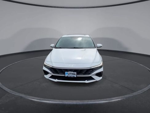 Used 2025 Hyundai Elantra SEL FWD image 3