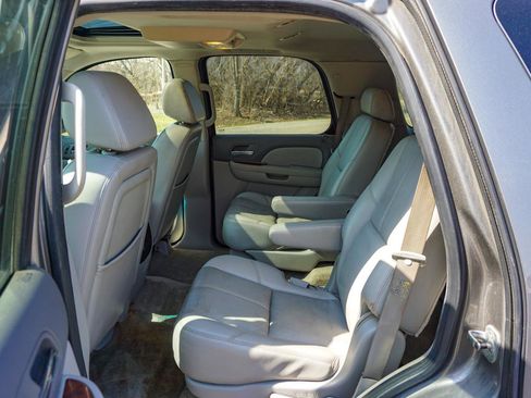 Used 2007 Chevrolet Tahoe LTZ w/ LTZ Preferred Equipment Group image 17