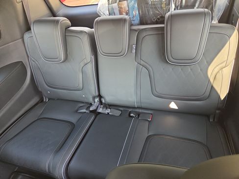 Used 2026 INFINITI QX80 Autograph w/ Premium Cargo Package AWD/4WD image 8