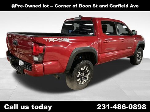Used 2019 Toyota Tacoma TRD Off-Road w/ Technology Package image 5