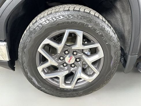 Used 2023 GMC Sierra 1500 SLT w/ SLT Premium Plus Package image 32