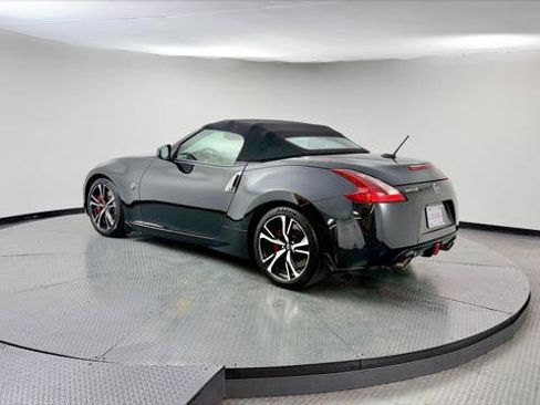 Used 2019 Nissan 370Z Touring Sport RWD image 30