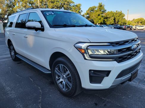 Used 2023 Ford Expedition Max XLT AWD/4WD image 3