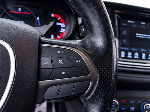 Used 2022 Dodge Durango SXT image 29