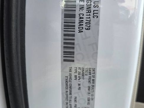 Used 2022 Chrysler Pacifica Touring-L FWD image 3