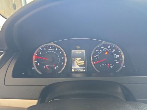 Used 2017 Toyota Camry SE image 19