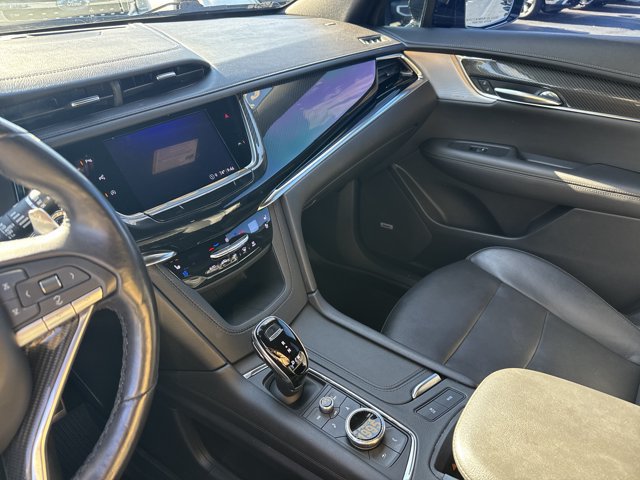 Used 2022 Cadillac XT6 Sport w/ LPO, ONYX Package AWD/4WD image 30
