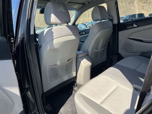 Used 2018 Hyundai Tucson SE image 16