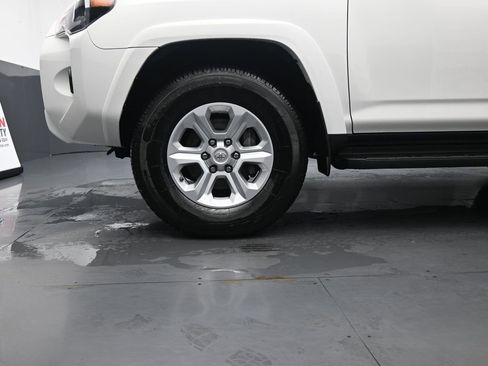 Used 2020 Toyota 4Runner SR5 image 15