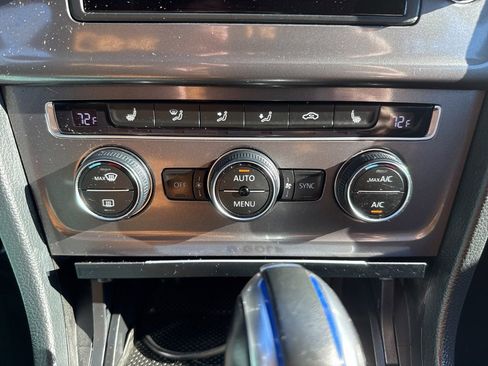 Used 2015 Volkswagen e-Golf SEL Premium image 35