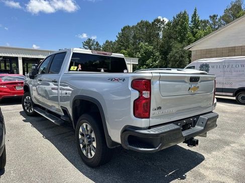 Used 2022 Chevrolet Silverado 2500 Custom w/ Custom Value Package AWD/4WD image 8