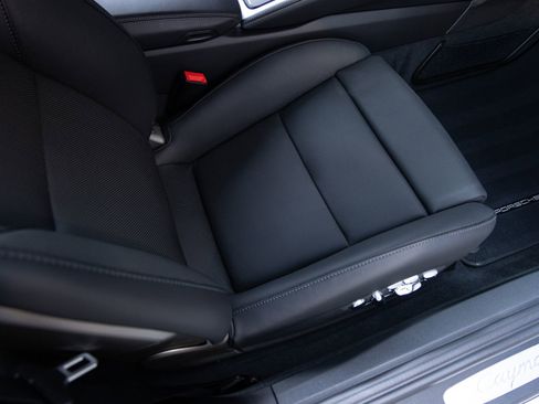 Certified 2025 Porsche 718 Cayman image 31