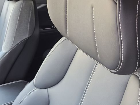 New 2025 Cadillac Optiq Luxury 1 image 24