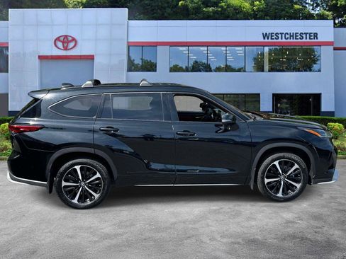Used 2022 Toyota Highlander XSE AWD/4WD image 8