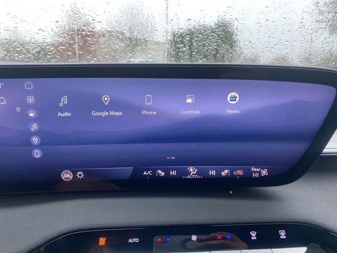 Used 2025 Buick Enclave Preferred image 25