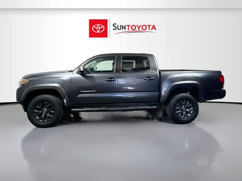 Used 2022 Toyota Tacoma SR5 w/ Technology Package image 7