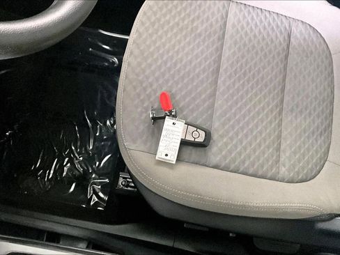 Used 2020 Ford Escape SE image 10