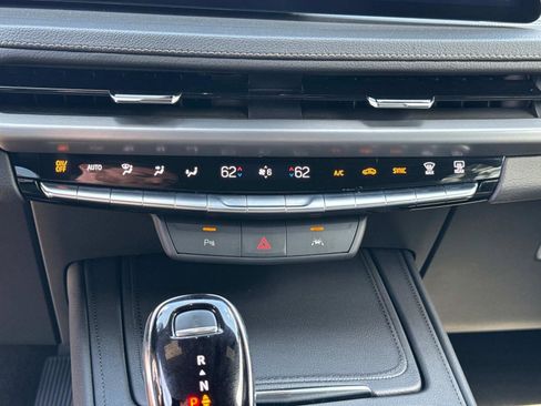 Used 2024 Cadillac XT4 Premium Luxury image 21