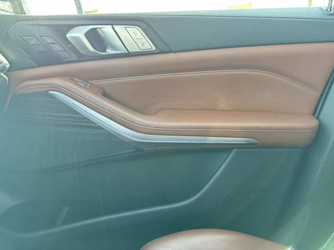 Used 2021 BMW X7 xDrive40i w/ Premium Package 2 image 23