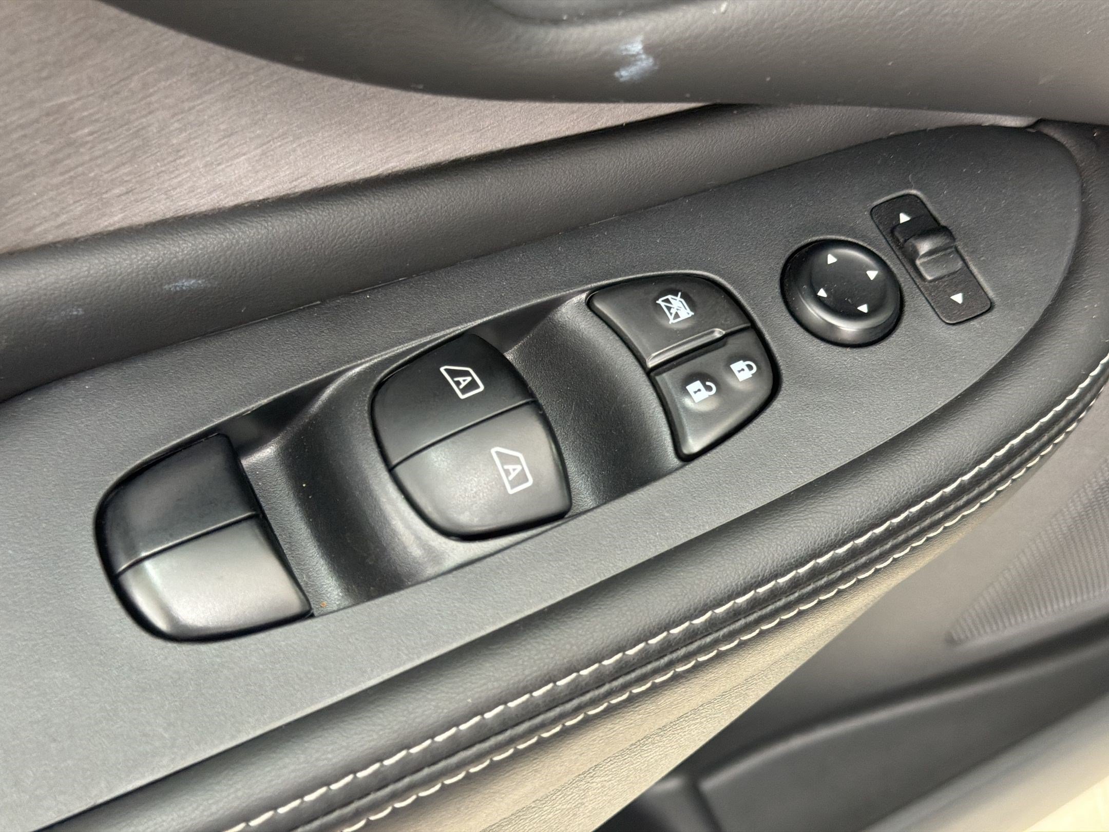 Used 2024 Nissan Murano SV w/ SV Midnight Edition Package AWD/4WD image 13