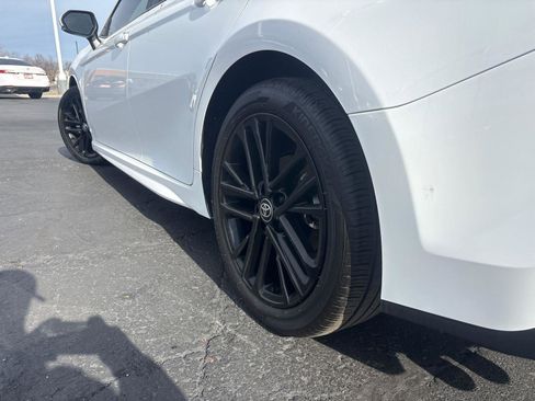 Certified 2025 Toyota Camry SE image 5