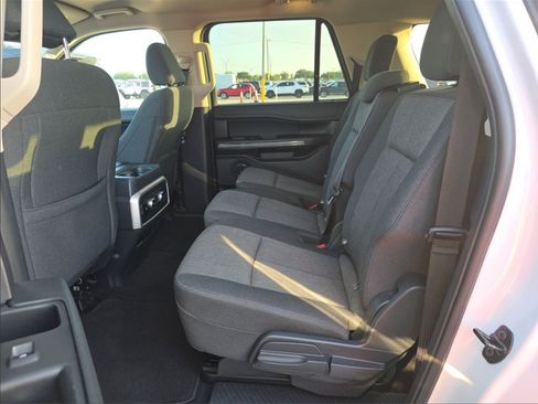 Used 2024 Ford Expedition Max XLT AWD/4WD image 3