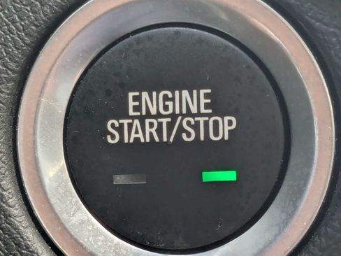 Used 2024 Chevrolet Equinox LT FWD image 35
