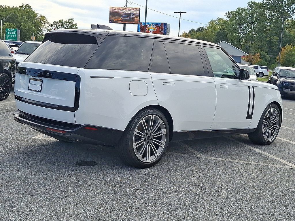 New 2026 Land Rover Range Rover Long Wheelbase SE AWD/4WD image 3