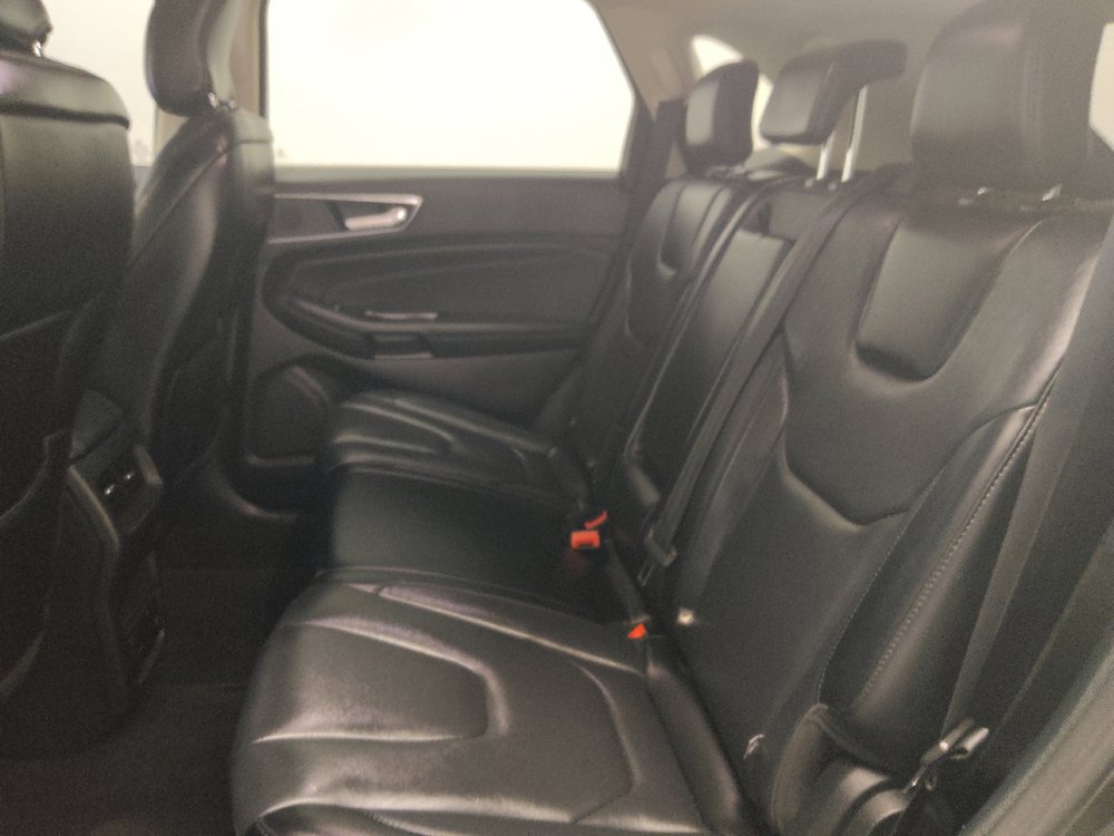 Used 2019 Ford Edge Titanium AWD/4WD image 18