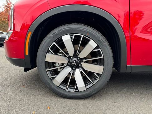 New 2025 Mitsubishi Outlander SE AWD/4WD image 6