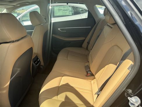 New 2025 Hyundai Sonata Limited image 29