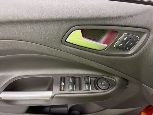 Used 2015 Ford Escape Titanium image 17