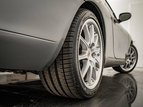 Used 2001 Porsche 911 Carrera image 46