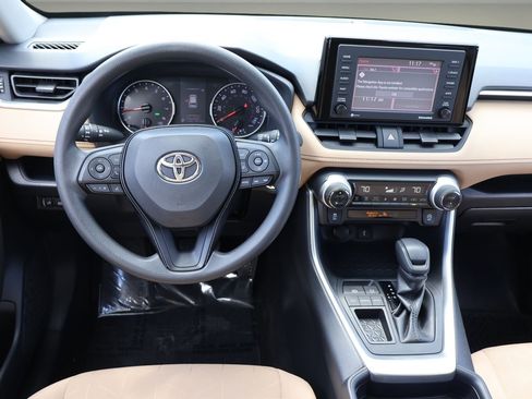 Used 2020 Toyota RAV4 XLE FWD image 15