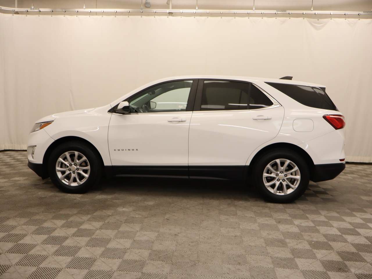 Used 2021 Chevrolet Equinox LT FWD image 2