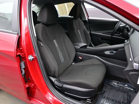 Certified 2025 Hyundai Elantra Blue image 13