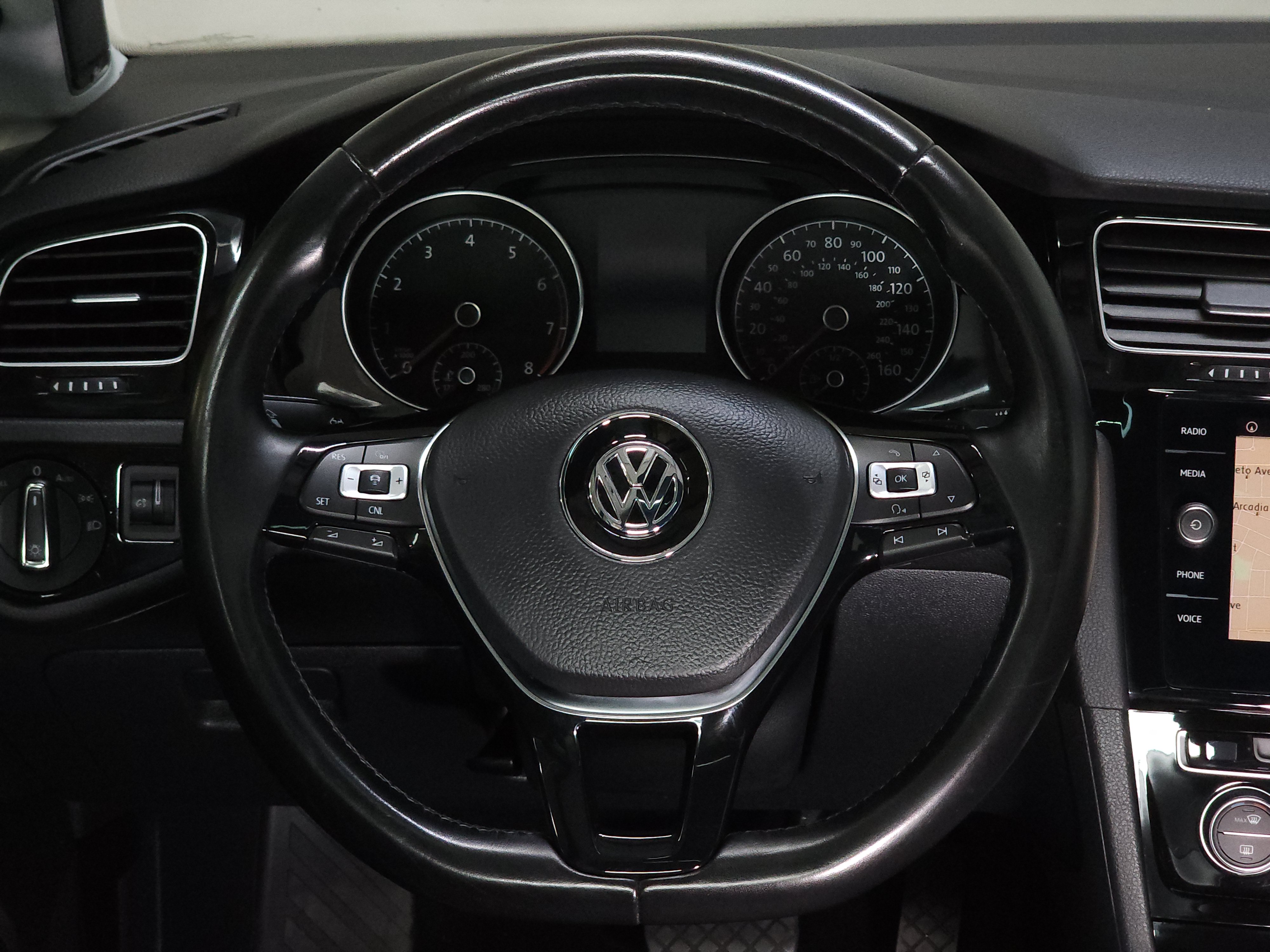 Used 2018 Volkswagen Golf SEL FWD image 28