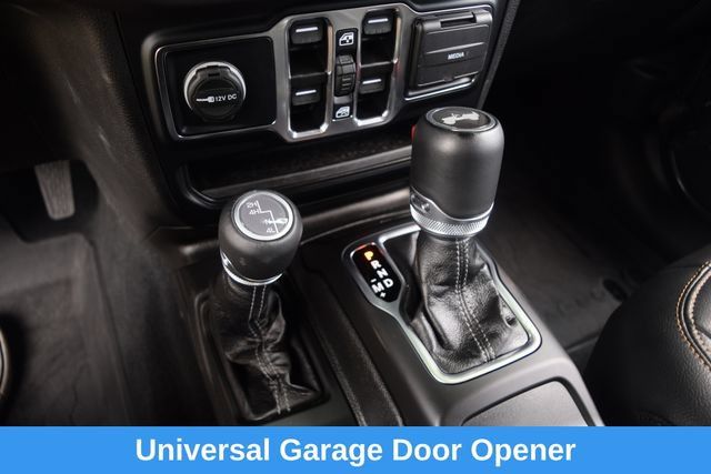 Used 2024 Jeep Wrangler Unlimited Sahara w/ Technology Group AWD/4WD image 12