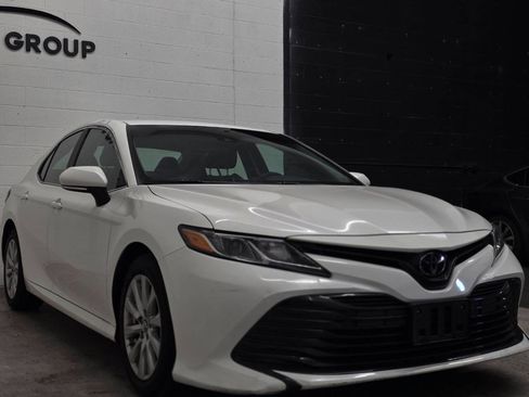 Used 2018 Toyota Camry LE w/ Convenience Package image 4