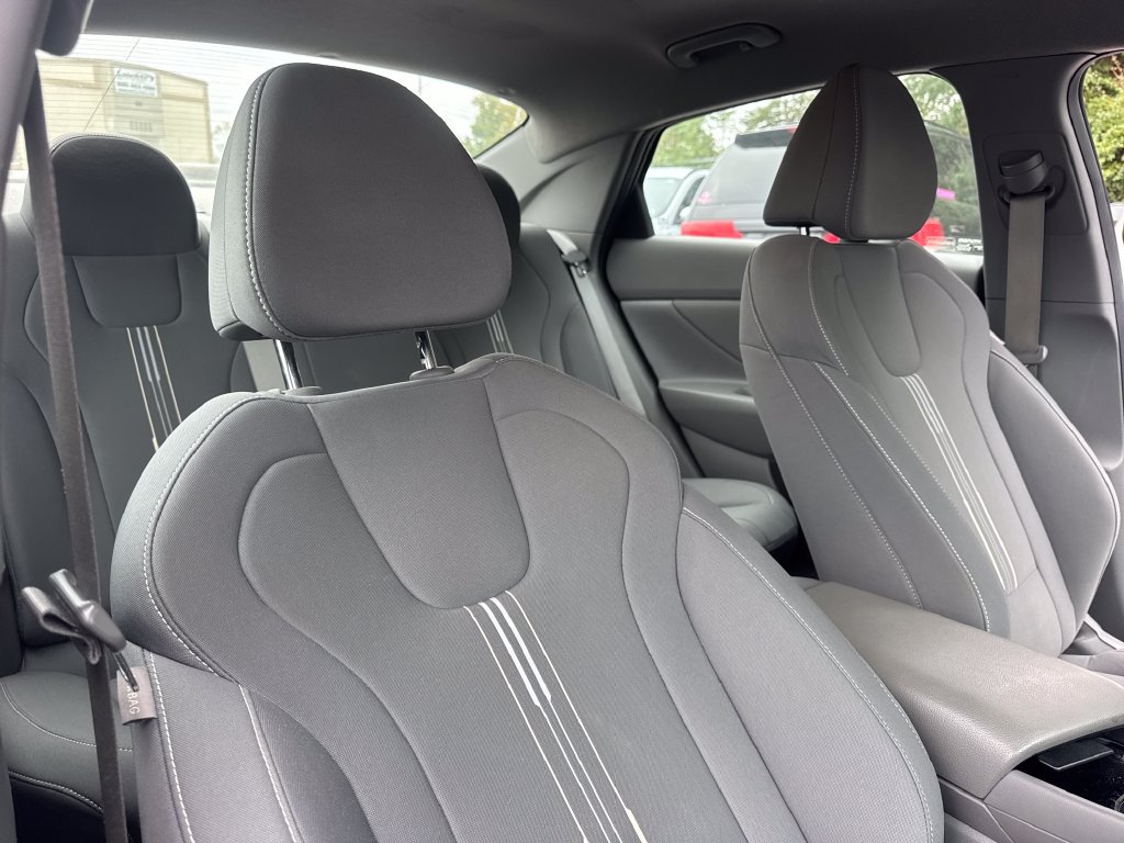 Used 2023 Hyundai Elantra SEL w/ Convenience Package FWD image 25