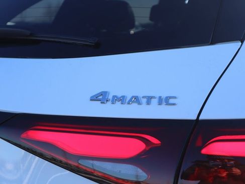 Used 2026 Mercedes-Benz GLC 300 4MATIC image 8