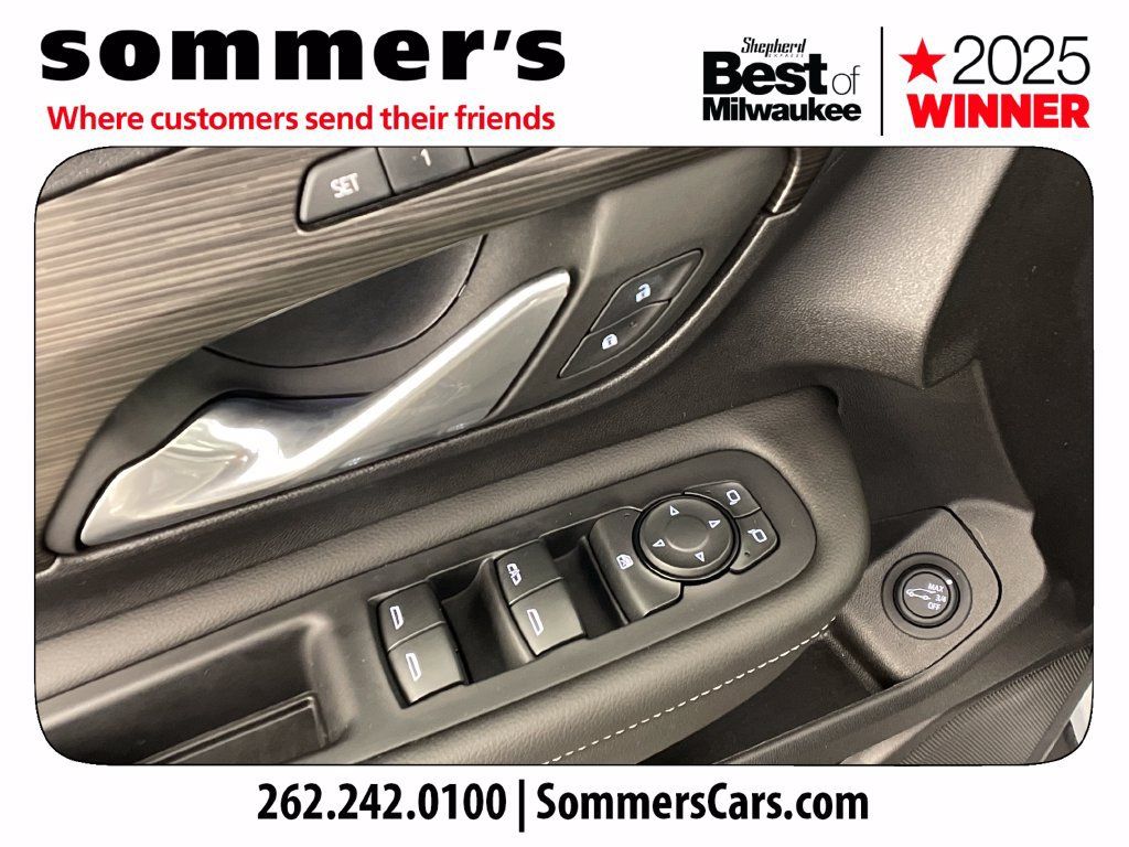 Used 2024 GMC Terrain SLT w/ Elevation Edition AWD/4WD image 11