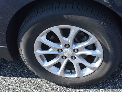 Used 2018 Chevrolet Equinox LT FWD image 12